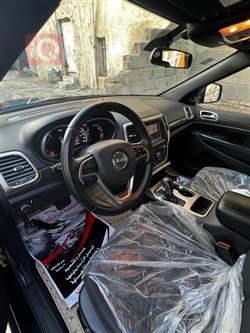 جیپ گراند شیرۆکی